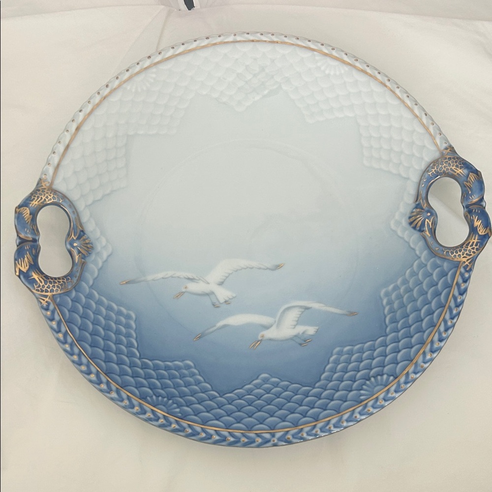 Artistic Blue and White Bird Motif Plate